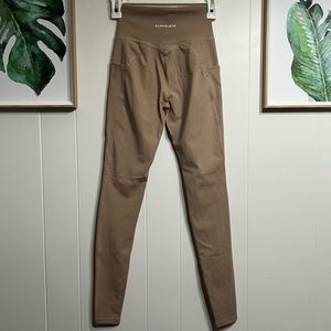 Alphalete - Alphalux w/ pockets - Tan